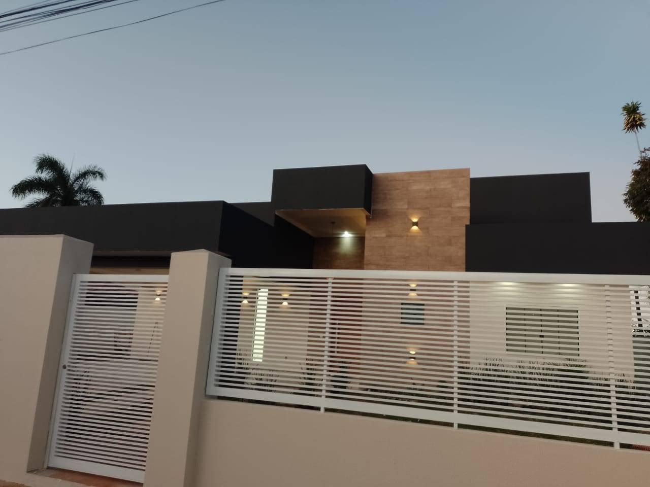 Fachada com iluminação